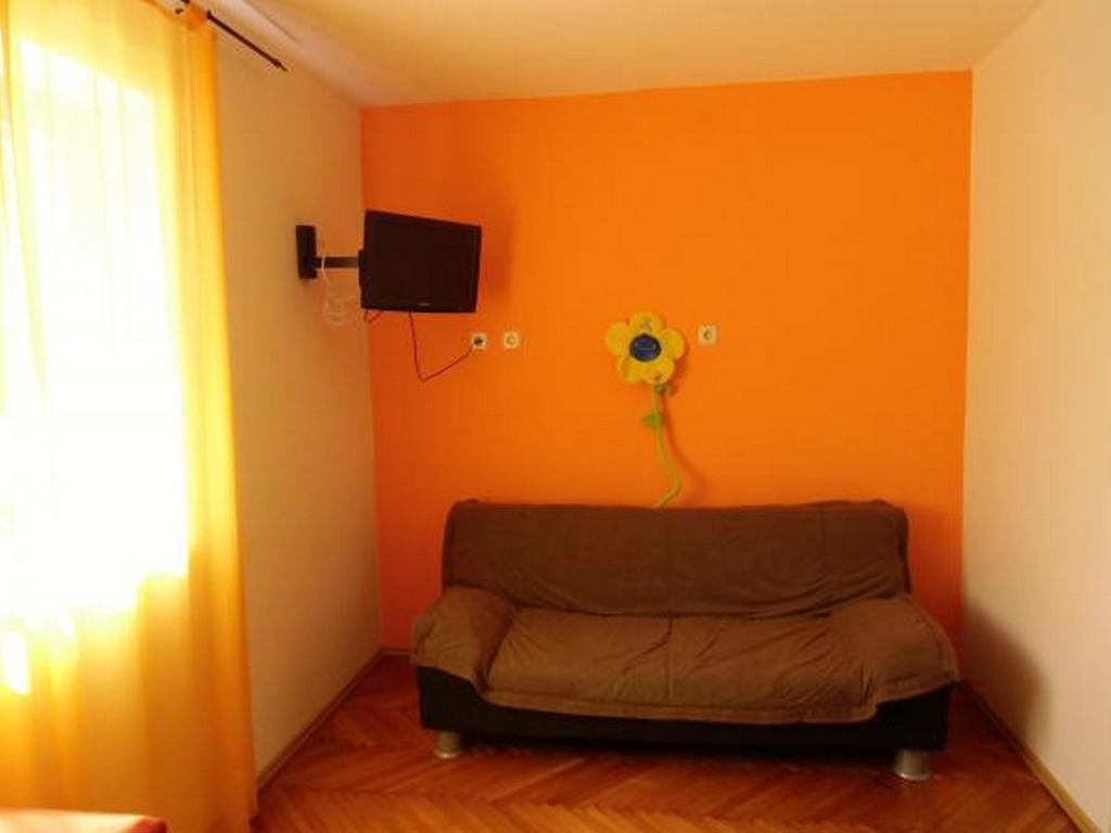 Studios Ana Mari Komiza Ruang foto