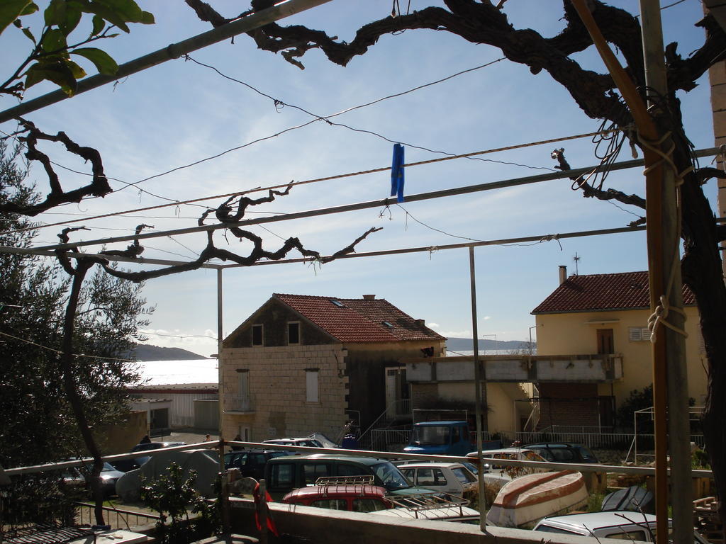 Studios Ana Mari Komiza Bagian luar foto